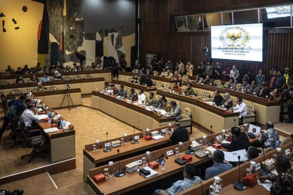 Komisi II DPR Akan Panggil KPU Soal Private Jet Rp46 M di Pemilu