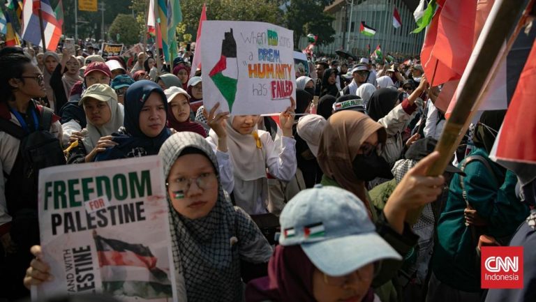 Ribuan Warga Ikut Aksi Bela Palestina di Patung Kuda Jakarta